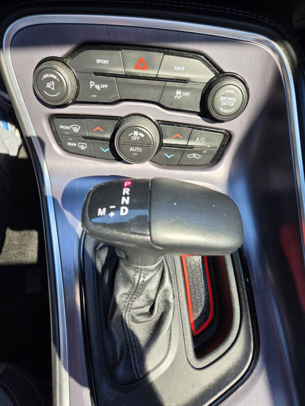2015 Dodge Challenger SXT