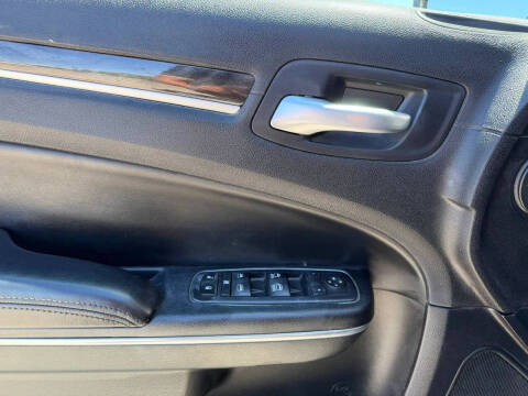 2016 Chrysler 300