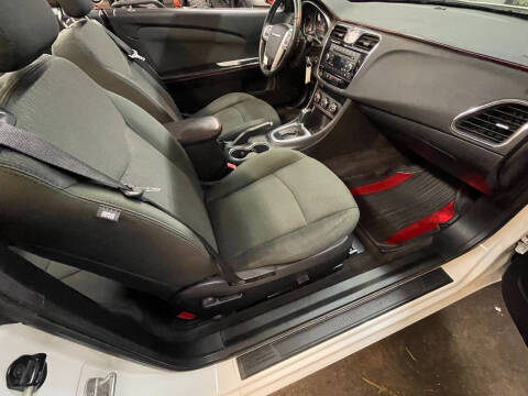 2011 Chrysler 200 Touring