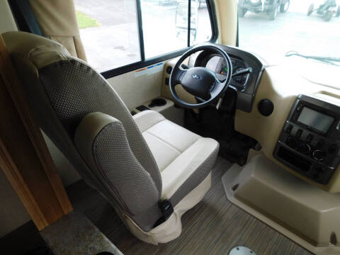 2017 Thor Motor Coach Axis