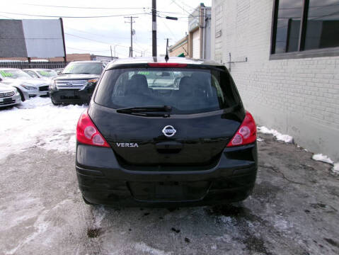 2012 Nissan Versa 1.8 S