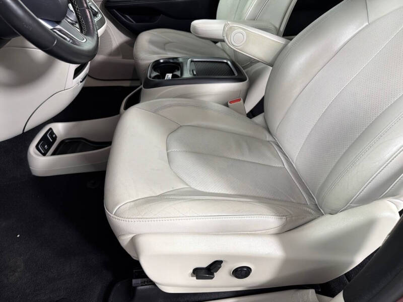 2021 Chrysler Pacifica Touring L