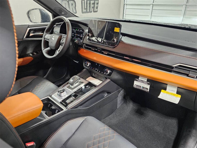 2025 Mitsubishi Outlander PHEV