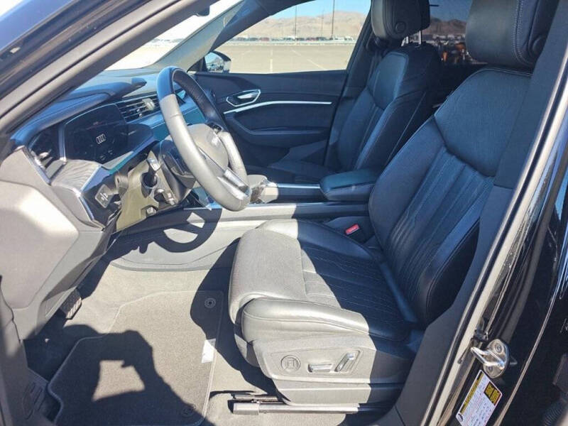 2022 Audi e-tron quattro Chronos