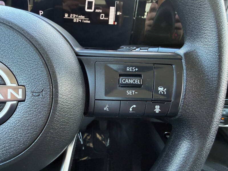 2025 Nissan Kicks S