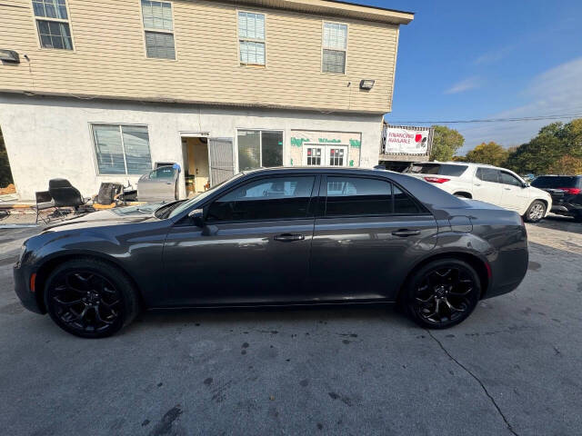 2019 Chrysler 300 for sale at KAISER MOTOR CARS.LLC in Bowling Green, KY