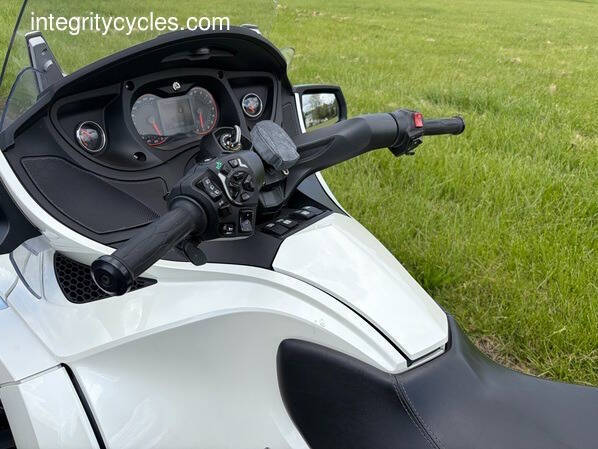 2014 Can-Am Spyder RT-S SE6