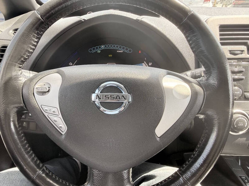 2013 Nissan LEAF S