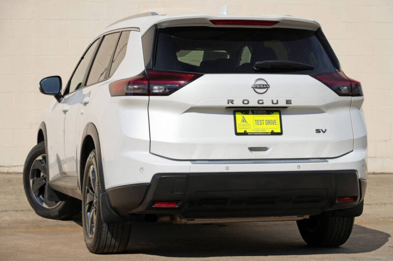 2024 Nissan Rogue SV