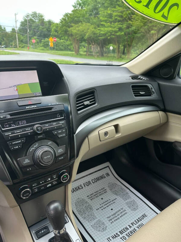 2015 Acura ILX 2.0L w/Tech