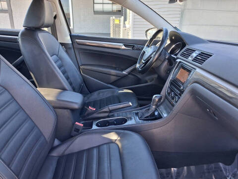 2016 Volkswagen Passat 1.8T SEL Premium