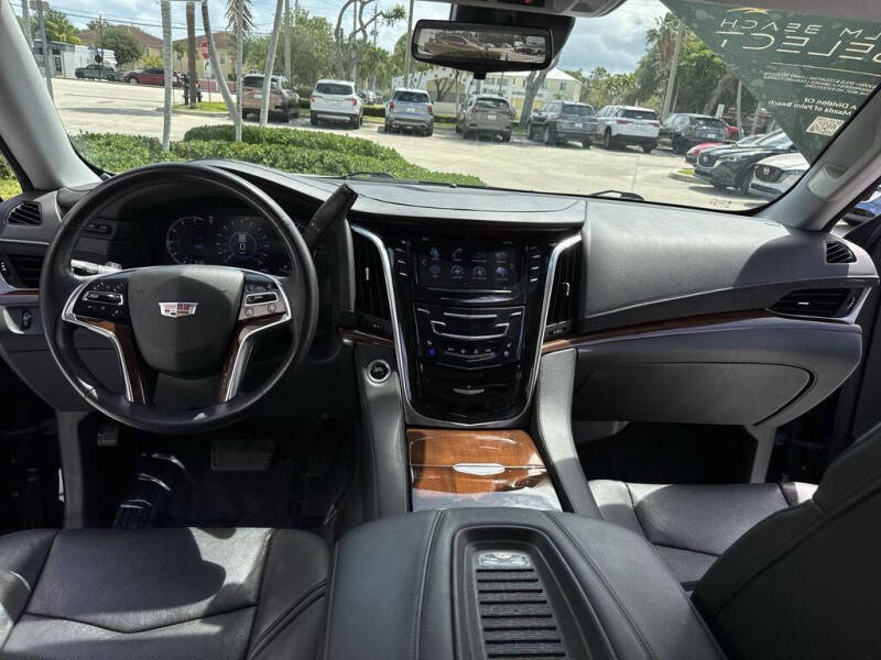 2020 Cadillac Escalade Luxury