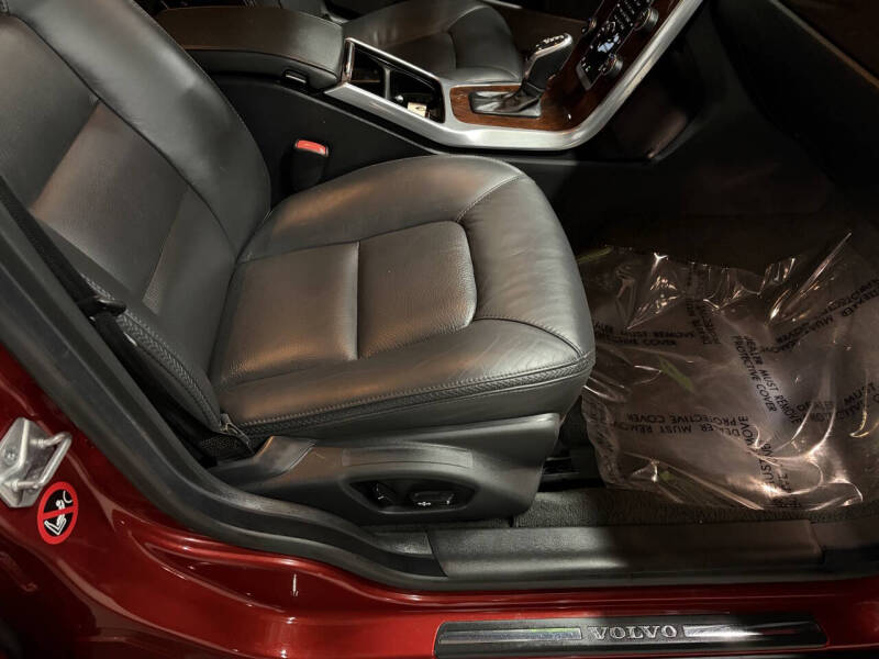 2015 Volvo XC70 T6 Platinum