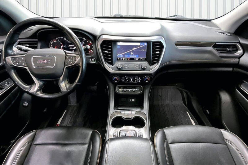 2022 GMC Acadia AT4