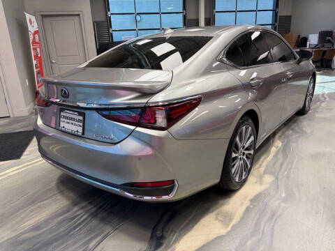 2019 Lexus ES 300h