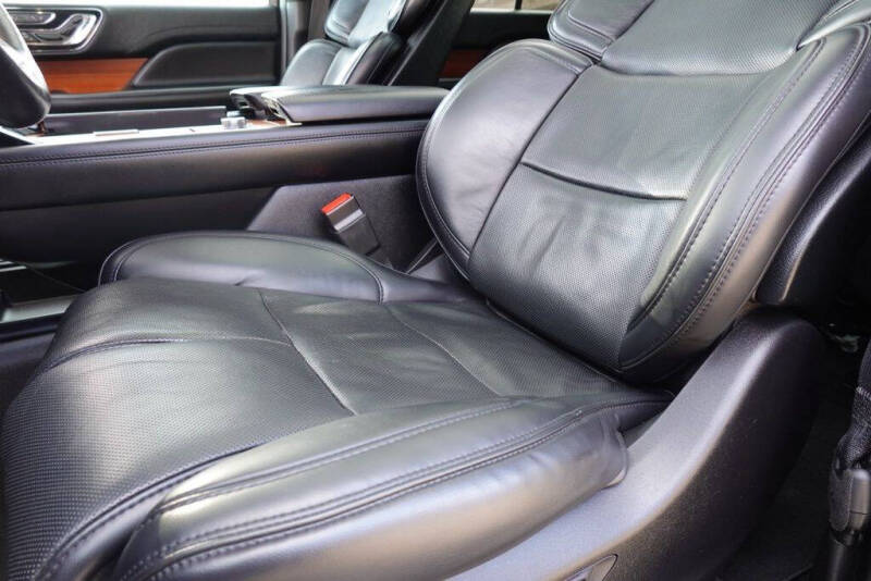 2019 Lincoln Navigator Select