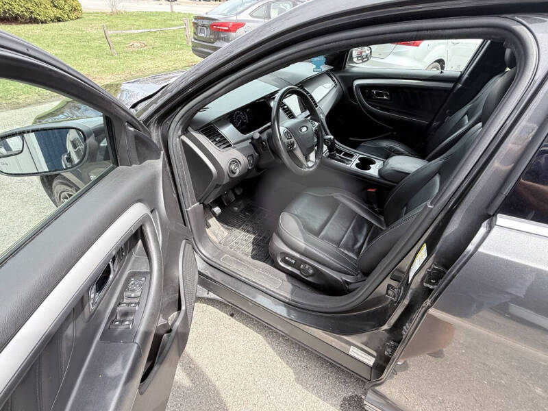 2019 Ford Taurus SEL