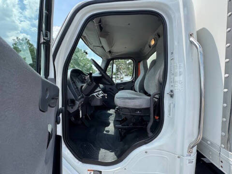 2017 Freightliner M2 106