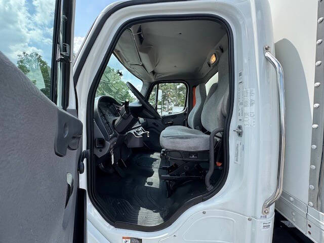 2017 Freightliner M2 106