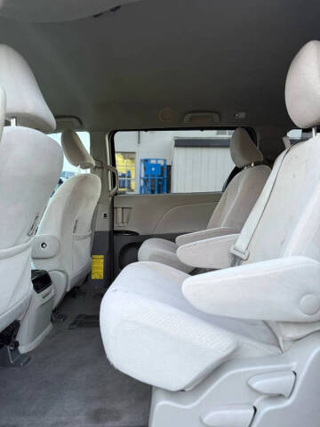 2012 Toyota Sienna