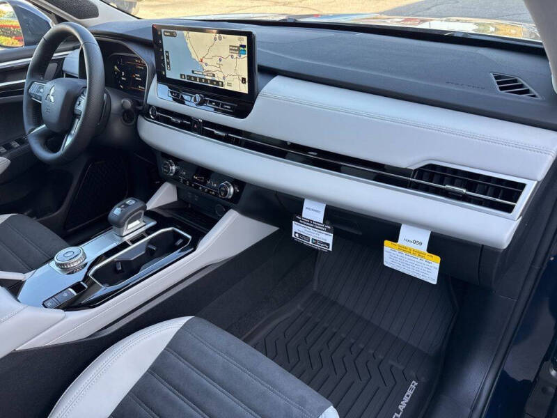 2026 Mitsubishi Outlander SE