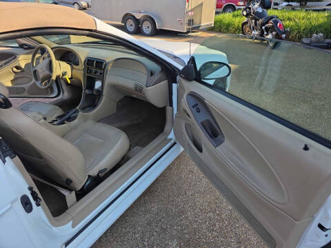 2000 Ford Mustang