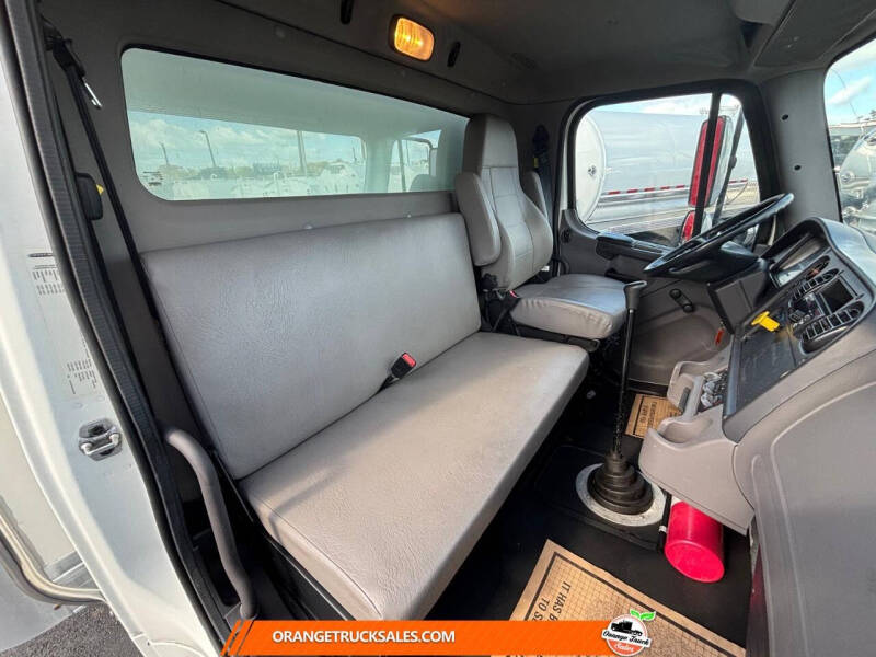 2019 Freightliner M2 106