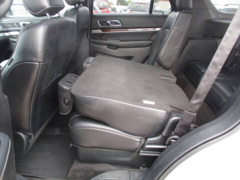 2017 Ford Explorer Platinum
