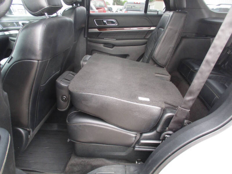 2017 Ford Explorer Platinum