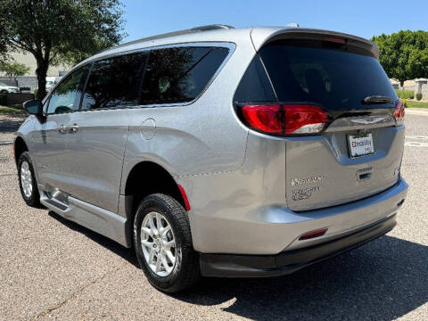 2020 Chrysler Voyager LXi