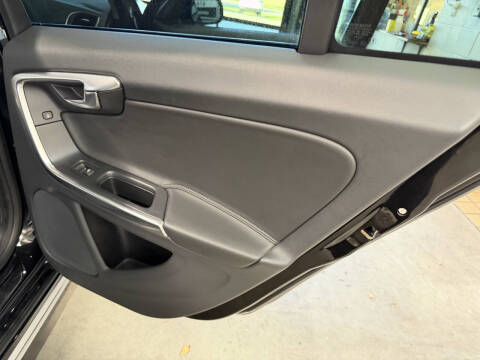 2018 Volvo V60 Cross Country T5 Premier