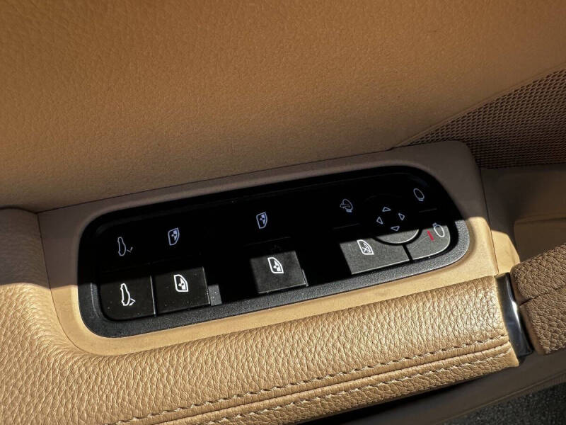 2022 Porsche Cayenne Platinum Edition