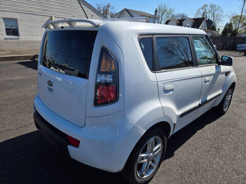 2010 Kia Soul +
