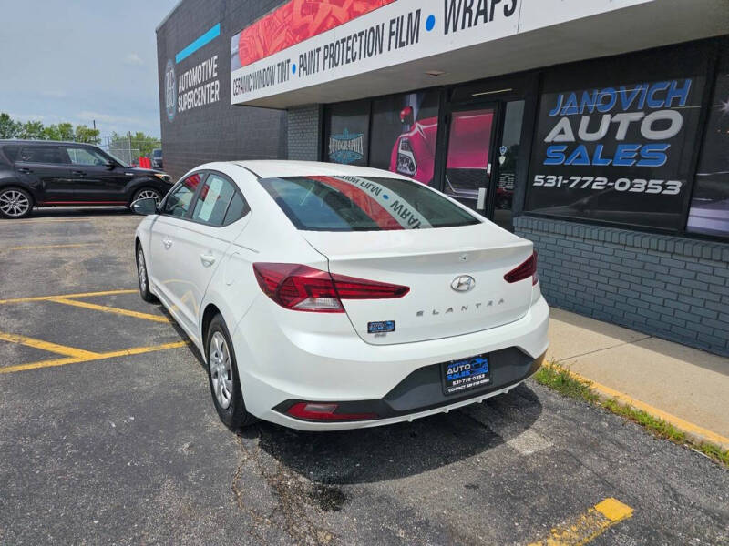 2019 Hyundai Elantra SE