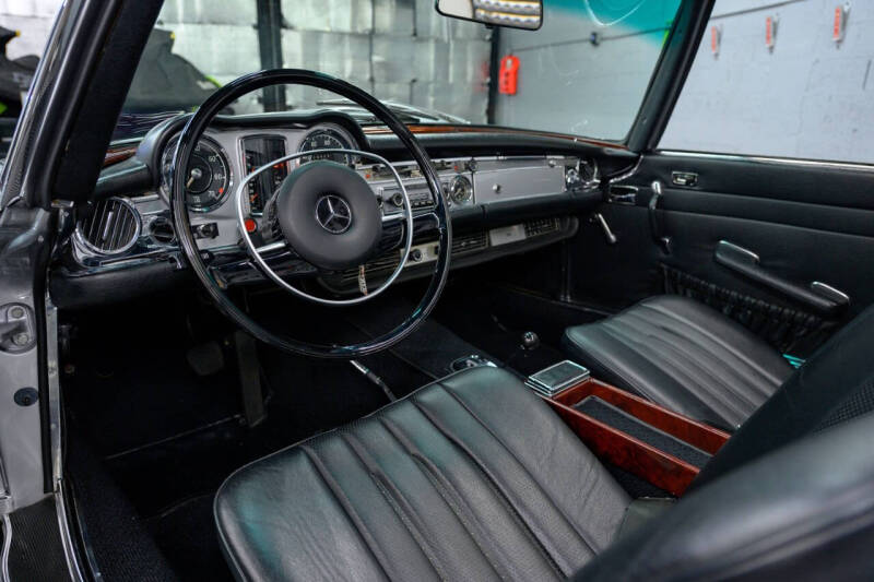 1970 Mercedes-Benz 280-Class