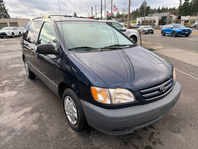 2001 Toyota Sienna LE