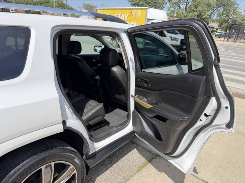 2017 GMC Acadia Denali