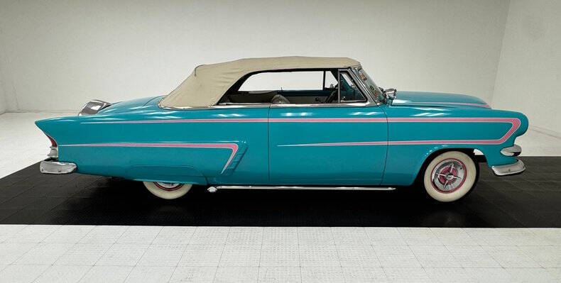 1953 Ford Sunliner