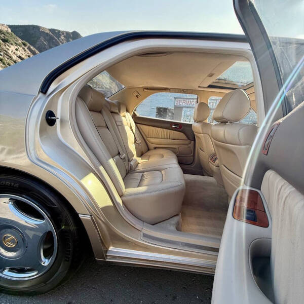 1999 Lexus LS 400