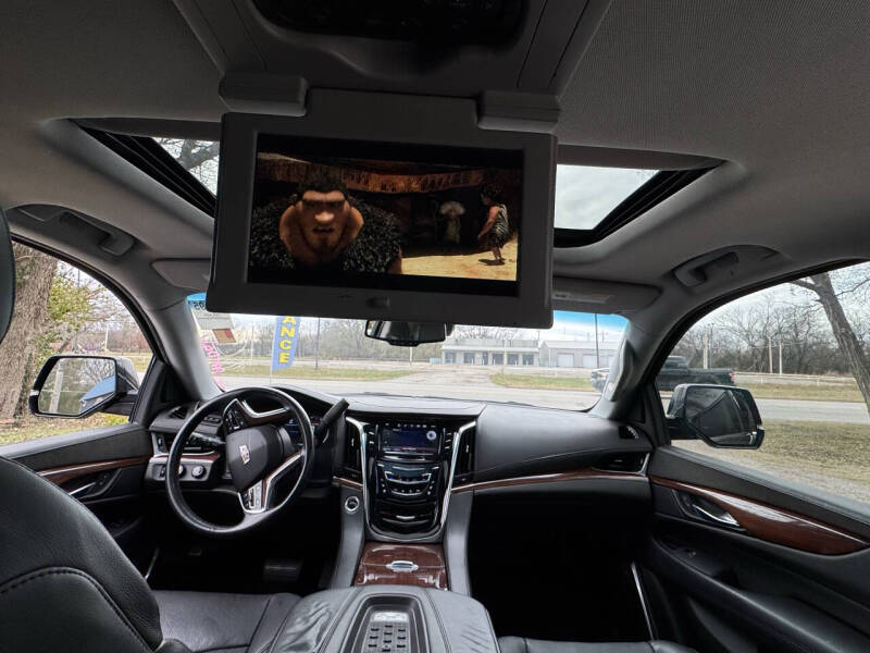 2016 Cadillac Escalade Luxury Collection