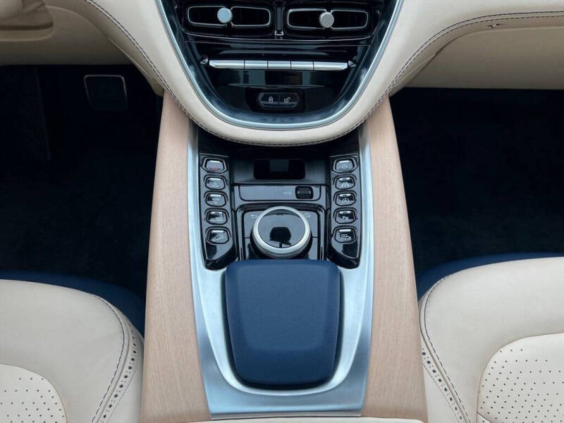 2021 Aston Martin DBX