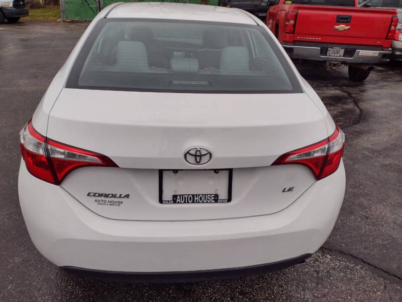 2016 Toyota Corolla LE photo 6