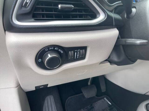 2021 Chrysler Voyager LX