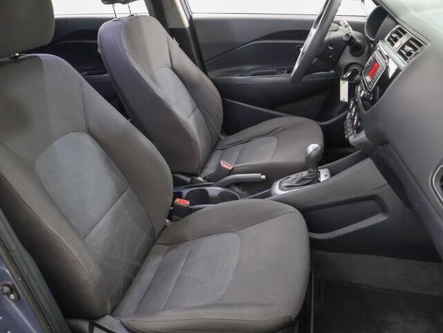 2016 Kia Rio 5-Door LX