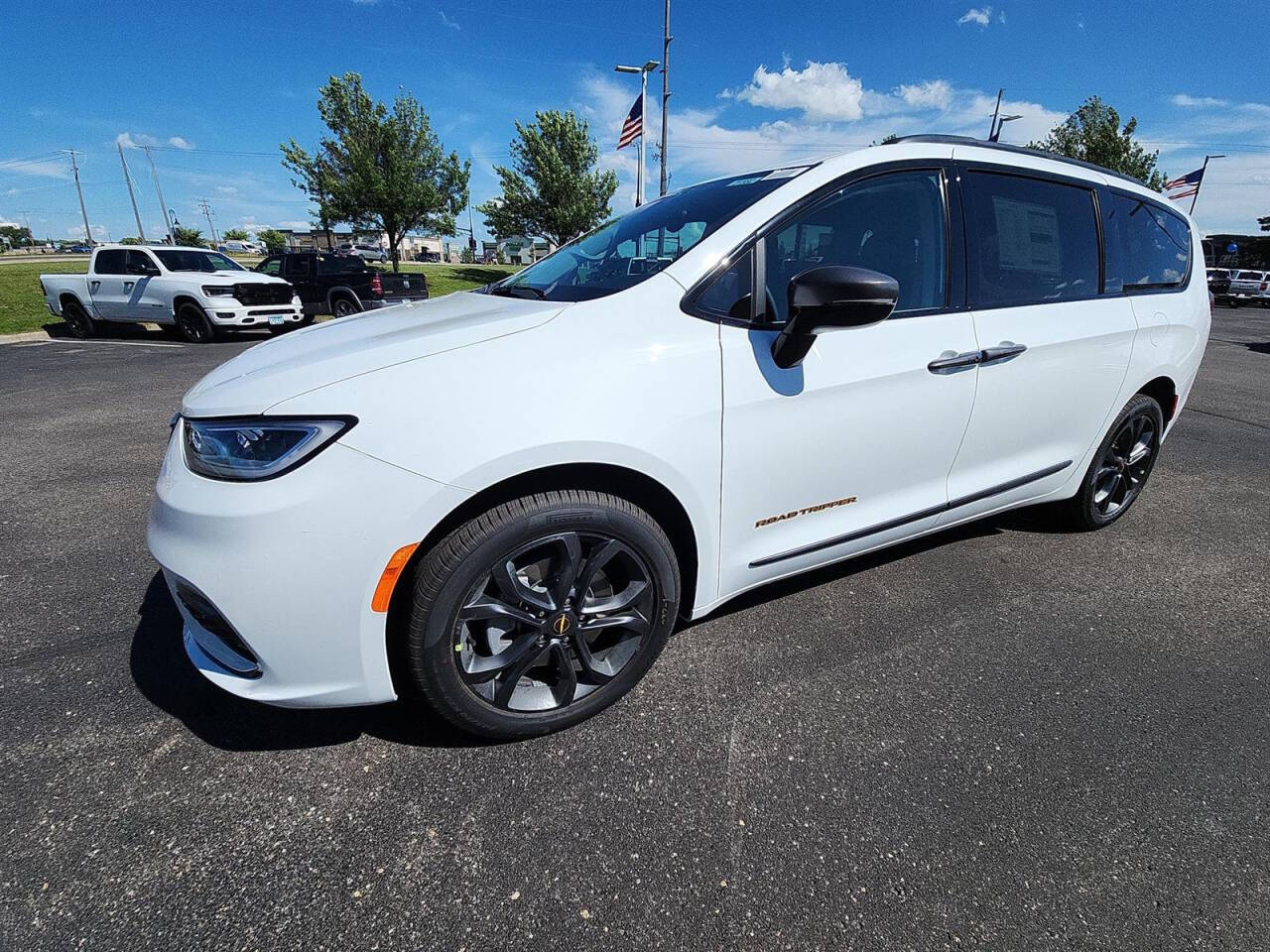 2024 Chrysler Pacifica for sale at Victoria Auto Sales in Victoria, MN