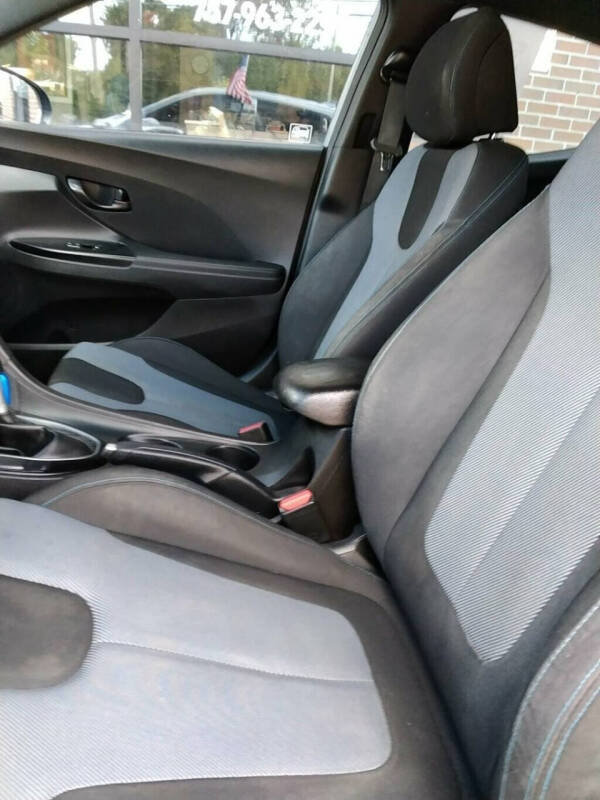 2019 Hyundai Veloster