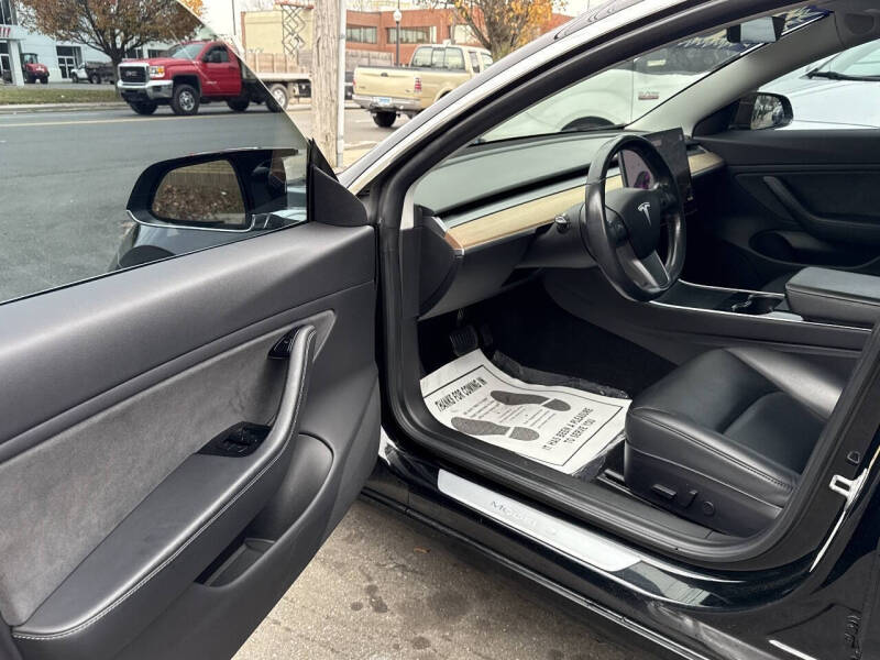 2019 Tesla Model 3 Standard Range Plus