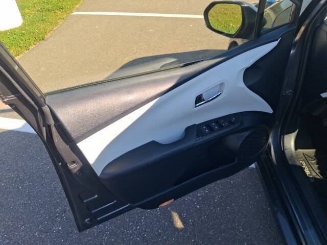 2017 Toyota Prius Two