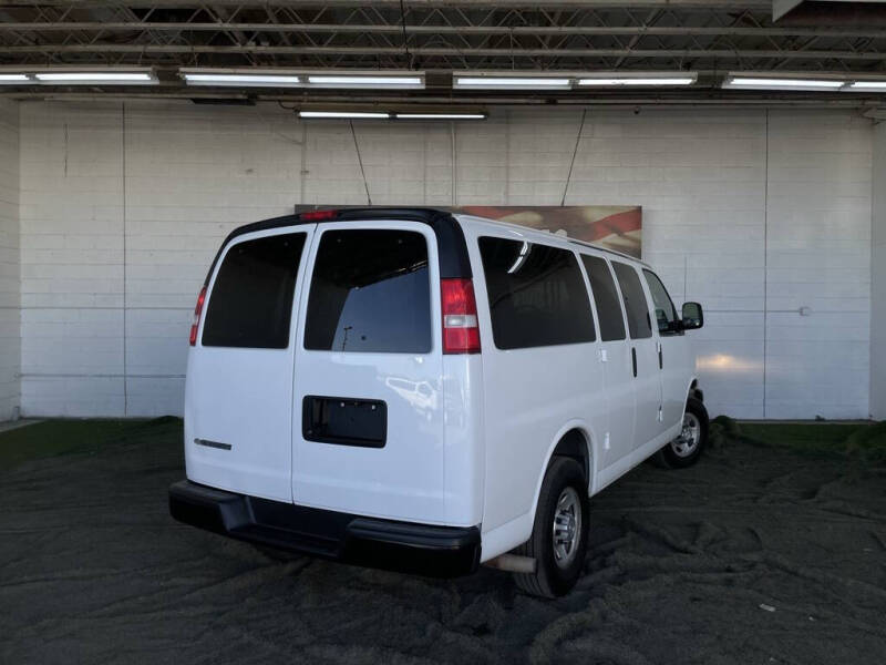 2017 Chevrolet Express LS 2500