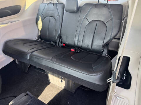 2021 Chrysler Pacifica Touring L